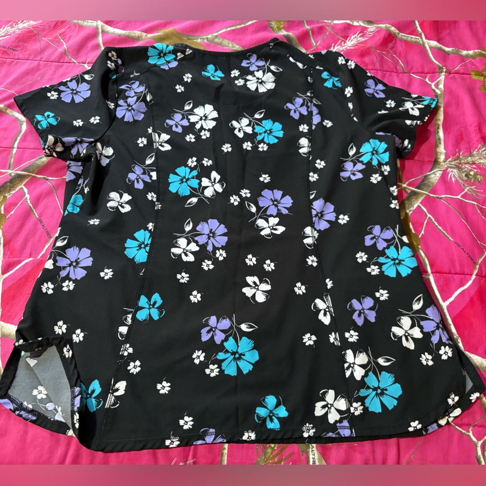 Cherokee Infinity Scrub Top - Picture 4 of 6